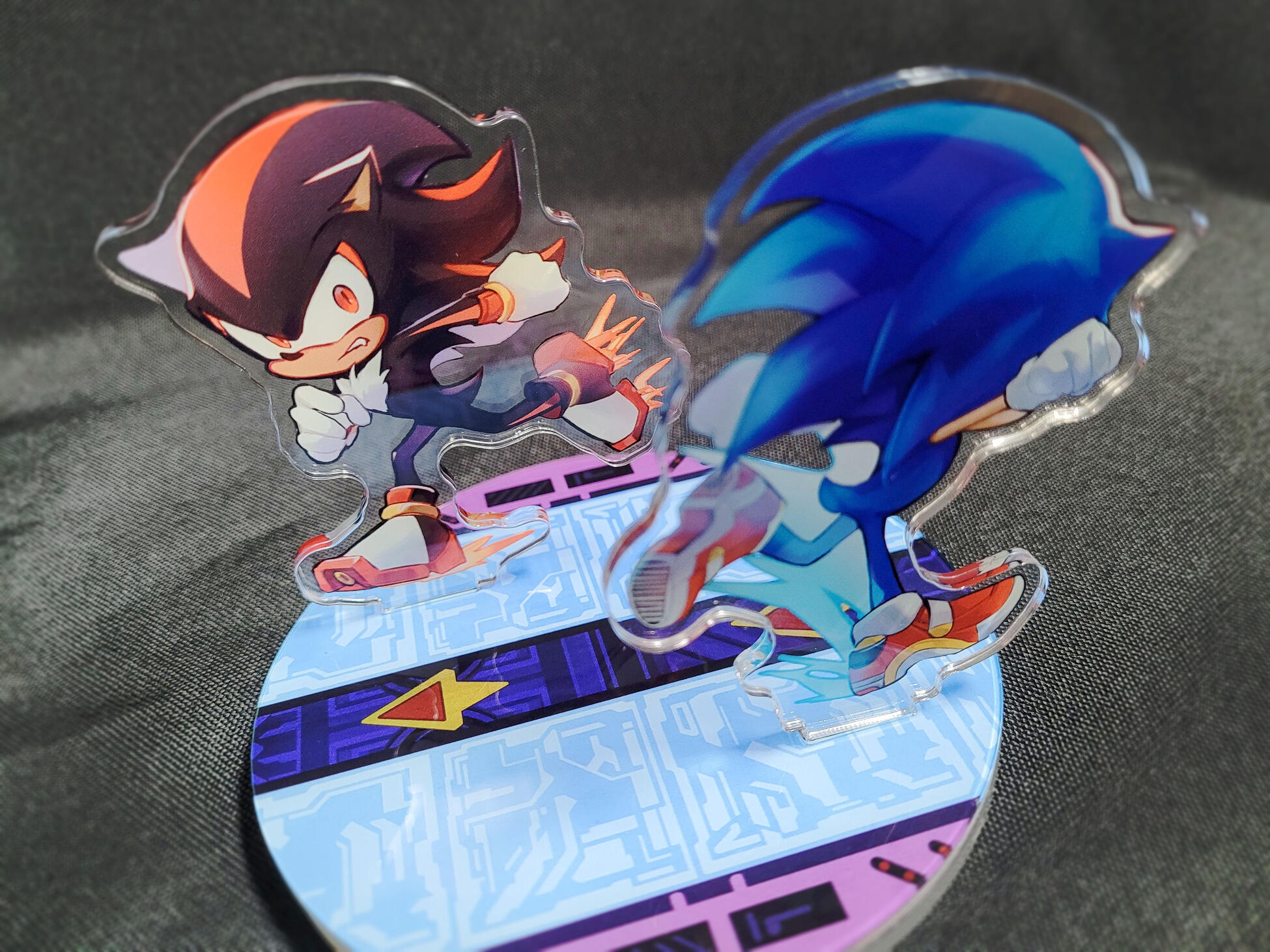 Sonic&Shadow Spinning Acrylic Standee Back